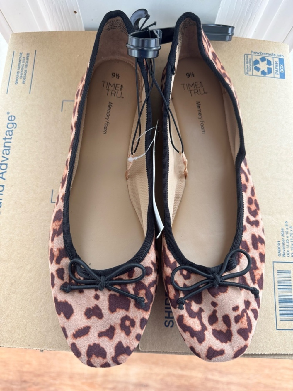 Time and Tru Women's Leopard Print Ballet Flats Size 9.5 NWT Memory Foam Bow - Picture 3 of 6